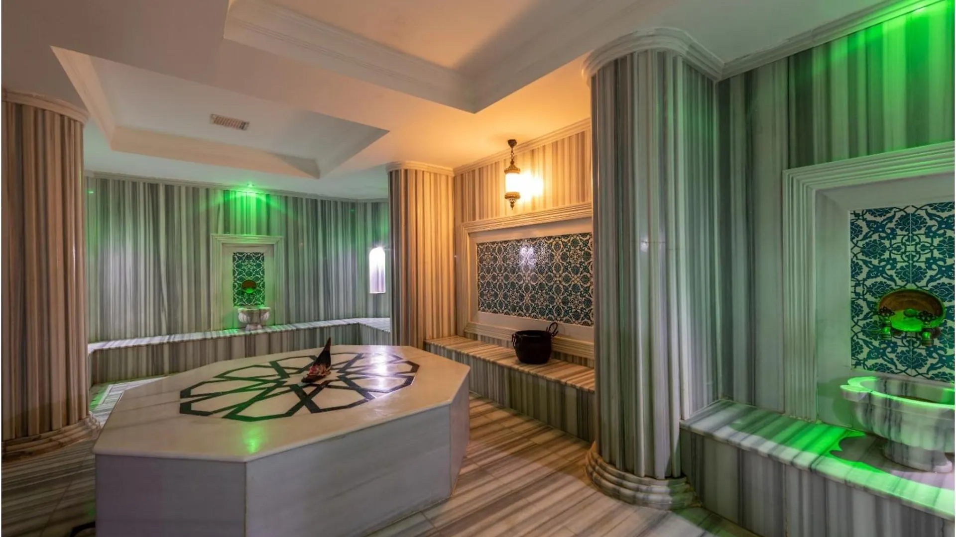 Crestium Taksim Prive & Spa Istanbul Hotel
